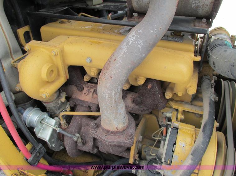 image for item G8892 ASV 4810 posi-track skid steer