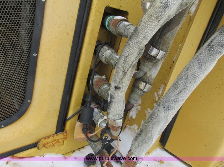 image for item G8892 ASV 4810 posi-track skid steer