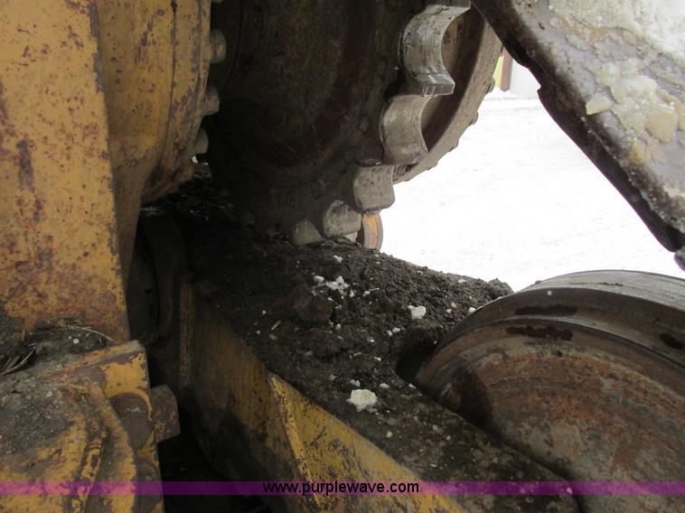 image for item G8894 Caterpillar D6H XR Series II dozer