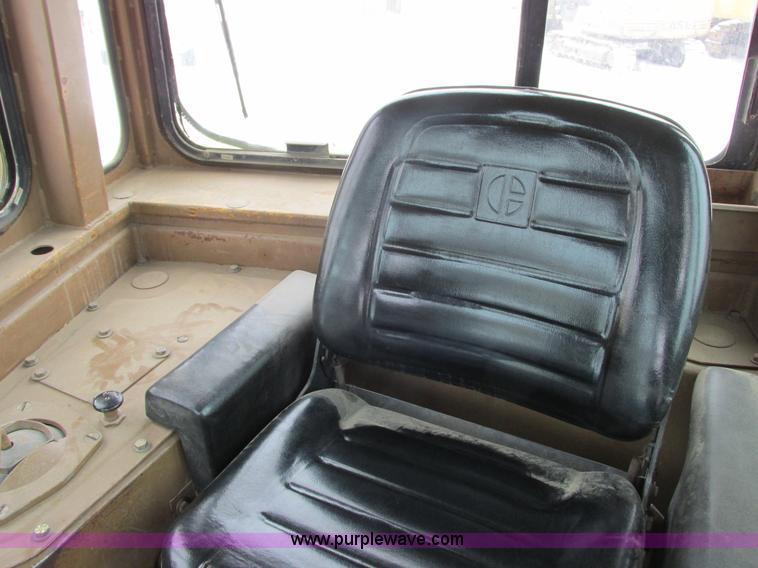 image for item G8894 Caterpillar D6H XR Series II dozer