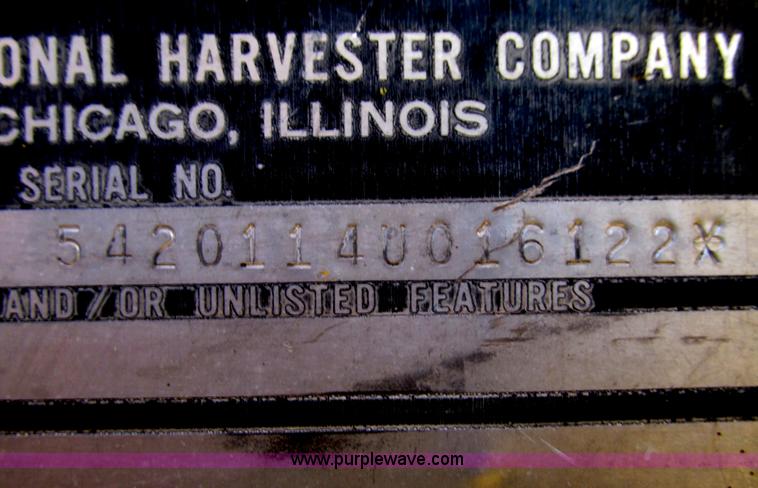 image for item G9369 International 412B elevating paddle scraper