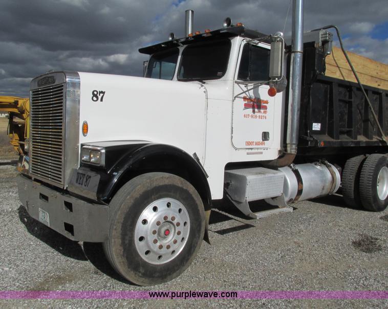 image for item G9370 1987 Freightliner FLC-64T dump truck