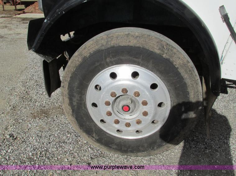 image for item G9370 1987 Freightliner FLC-64T dump truck