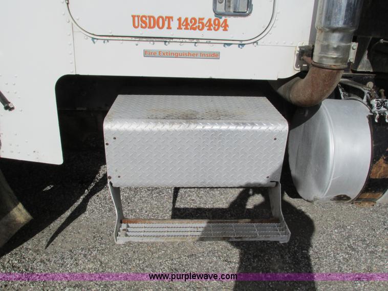 image for item G9370 1987 Freightliner FLC-64T dump truck