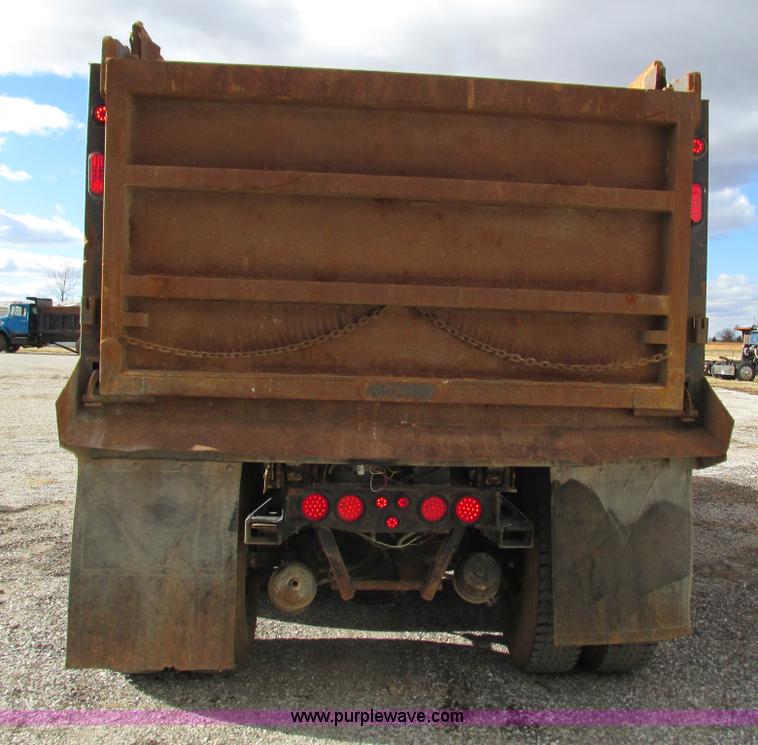 image for item G9370 1987 Freightliner FLC-64T dump truck