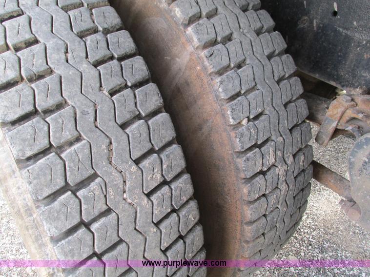 image for item G9370 1987 Freightliner FLC-64T dump truck