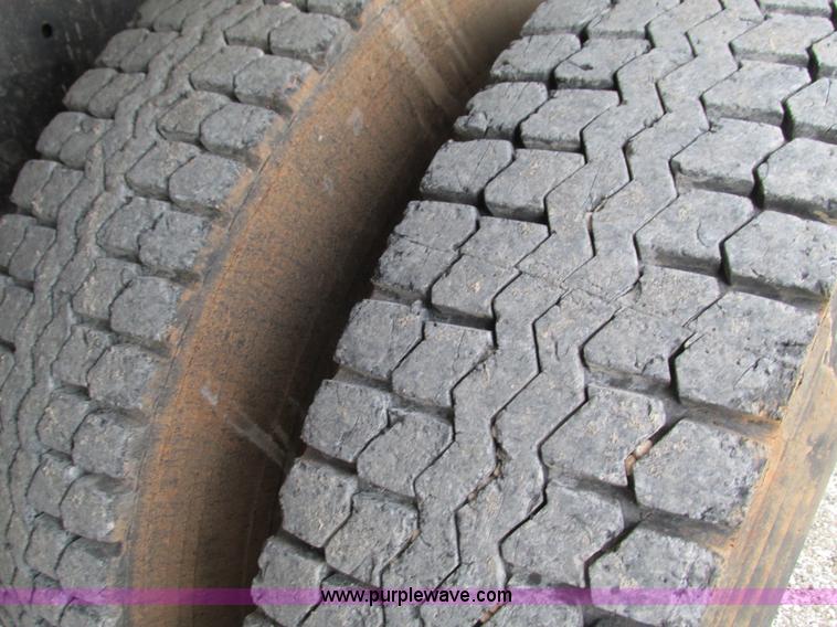 image for item G9370 1987 Freightliner FLC-64T dump truck