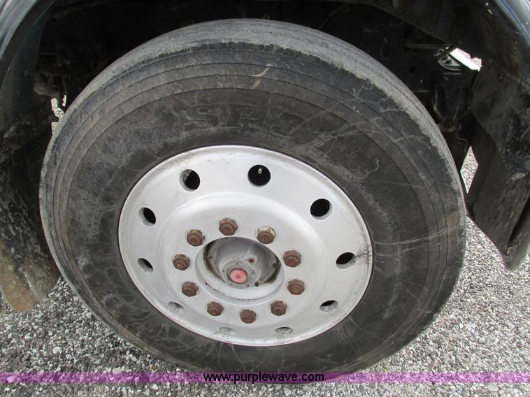 image for item G9370 1987 Freightliner FLC-64T dump truck