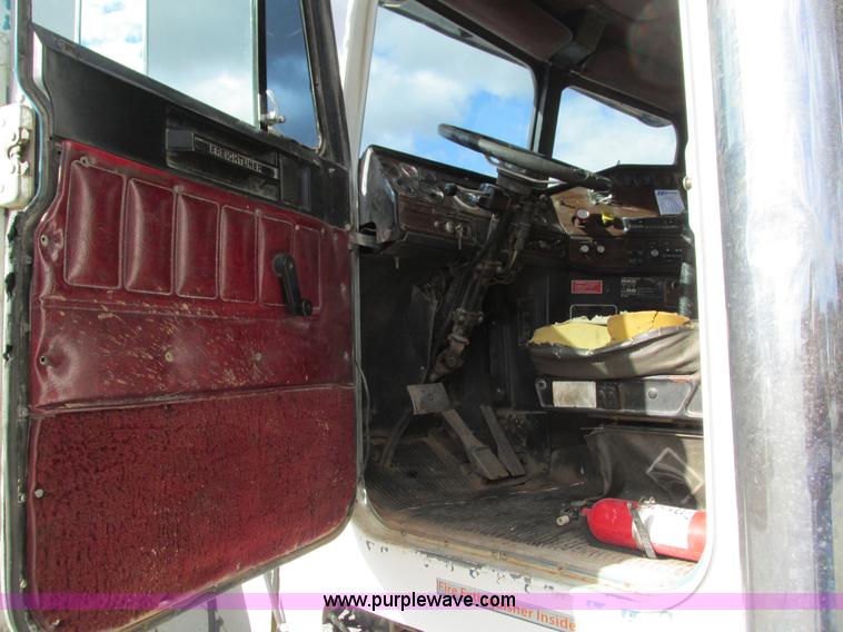 image for item G9370 1987 Freightliner FLC-64T dump truck