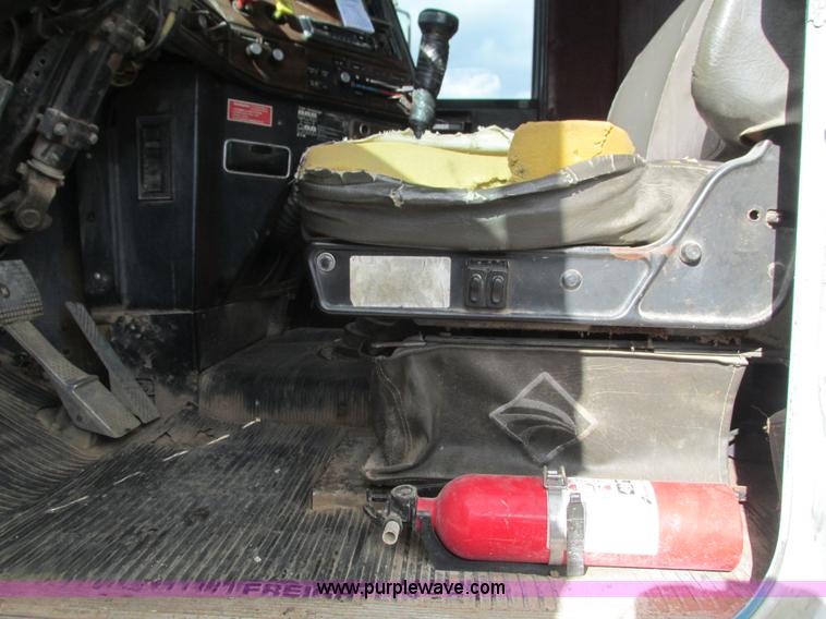 image for item G9370 1987 Freightliner FLC-64T dump truck