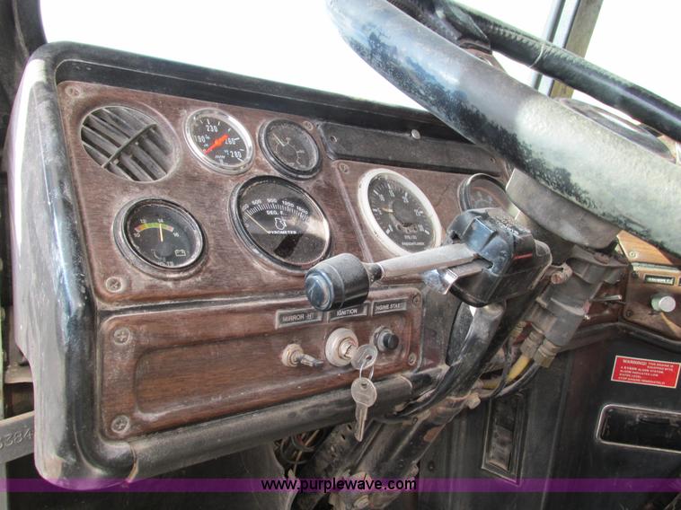 image for item G9370 1987 Freightliner FLC-64T dump truck