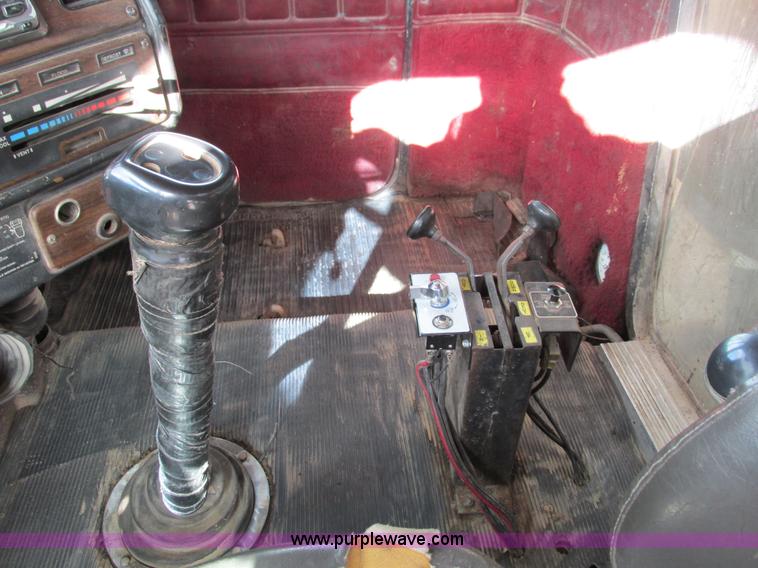 image for item G9370 1987 Freightliner FLC-64T dump truck