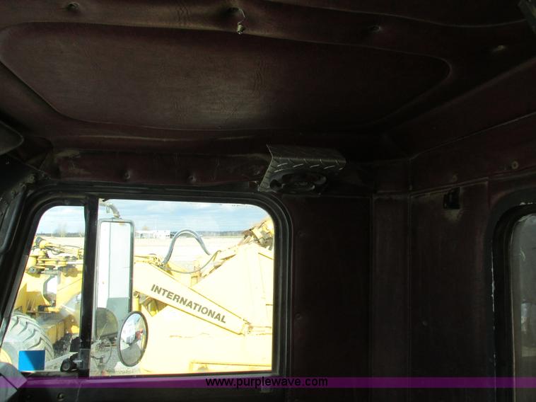 image for item G9370 1987 Freightliner FLC-64T dump truck