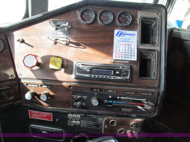 image for item G9370 1987 Freightliner FLC-64T dump truck