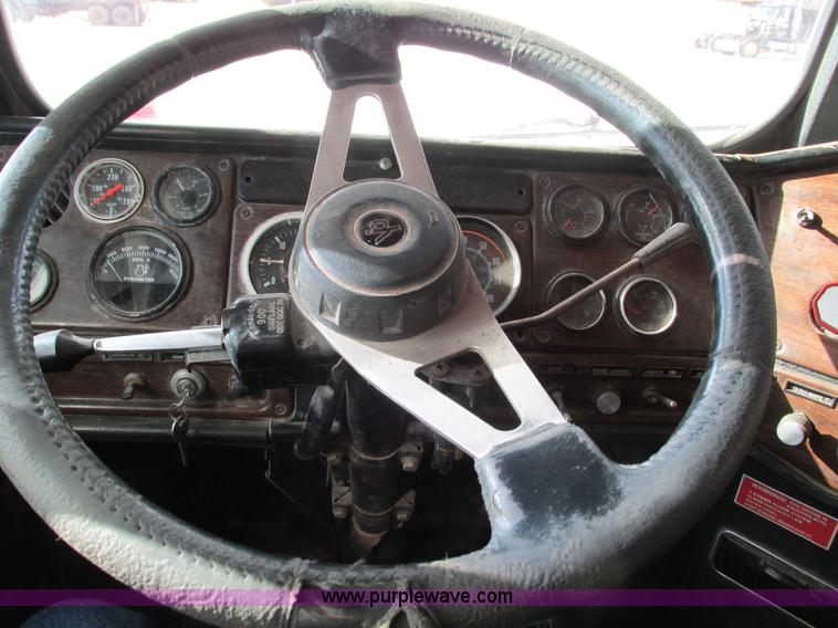 image for item G9370 1987 Freightliner FLC-64T dump truck