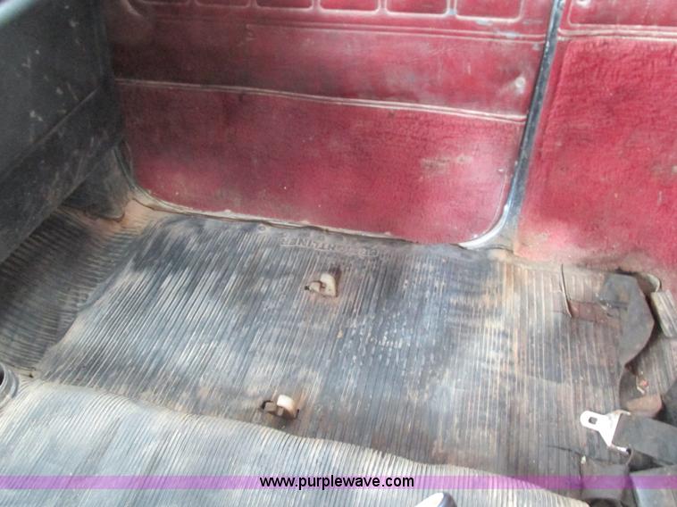 image for item G9370 1987 Freightliner FLC-64T dump truck