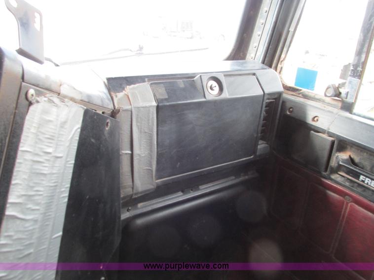 image for item G9370 1987 Freightliner FLC-64T dump truck