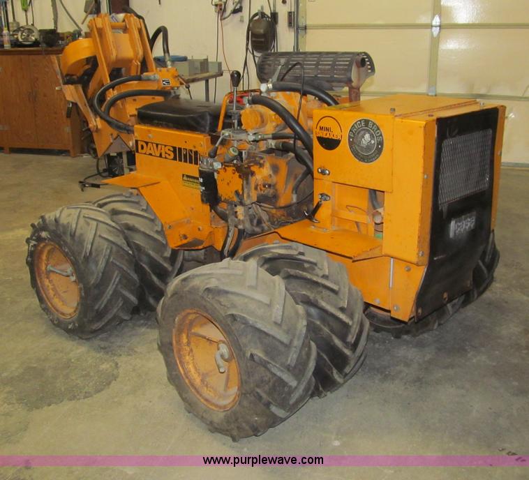 image for item G9535 Case Davis mini-sneaker vibratory plow