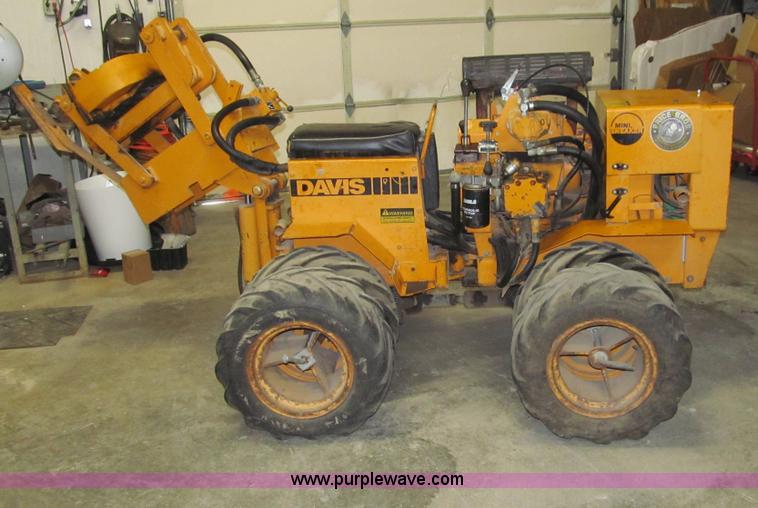 image for item G9535 Case Davis mini-sneaker vibratory plow