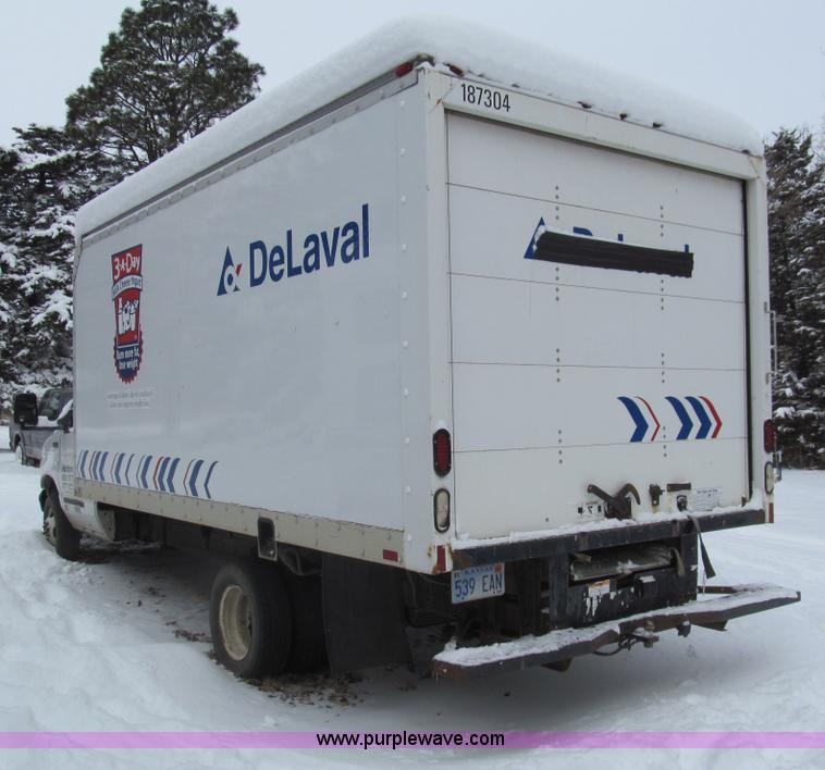 image for item G9550 1999 Ford 800 box truck