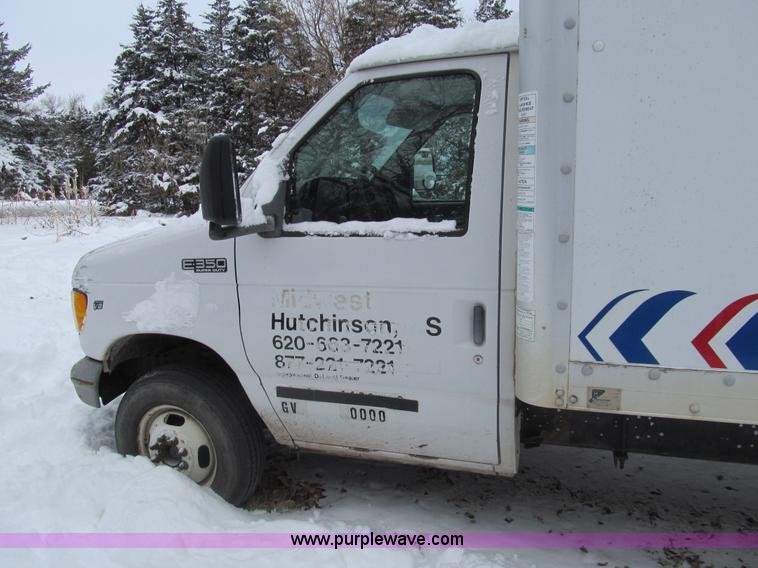 image for item G9550 1999 Ford 800 box truck