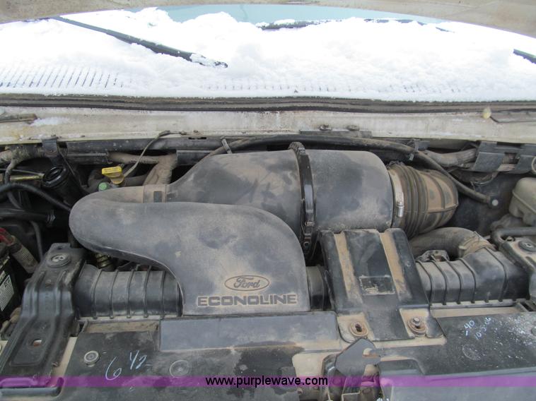 image for item G9550 1999 Ford 800 box truck