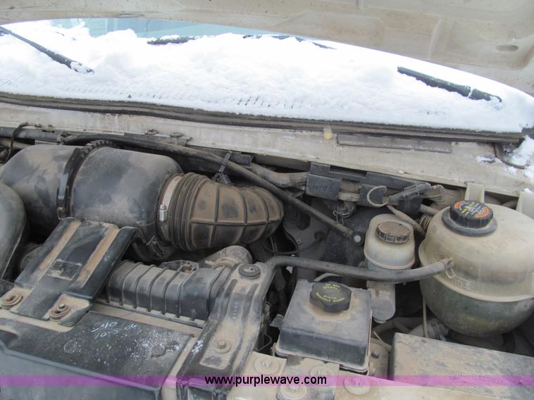 image for item G9550 1999 Ford 800 box truck