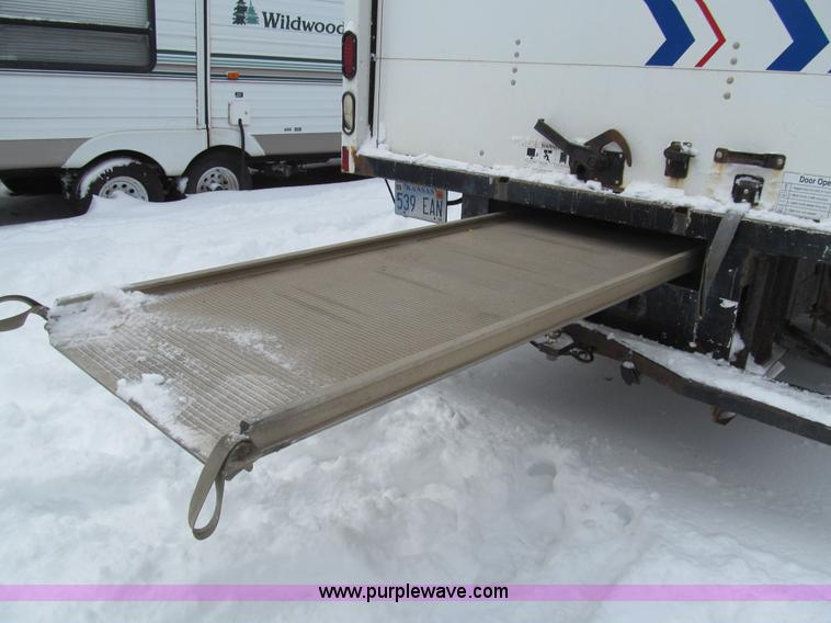 image for item G9550 1999 Ford 800 box truck