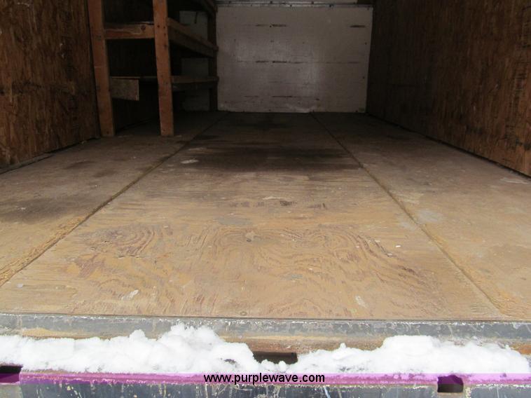 image for item G9550 1999 Ford 800 box truck