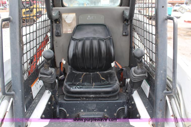 image for item H1379 2004 Bobcat S150 skid steer