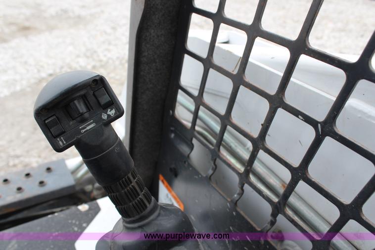 image for item H1379 2004 Bobcat S150 skid steer