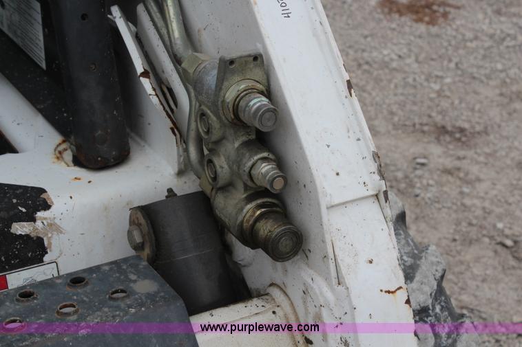 image for item H1379 2004 Bobcat S150 skid steer