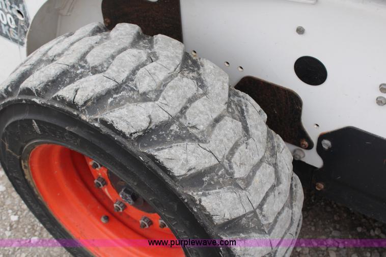 image for item H1379 2004 Bobcat S150 skid steer