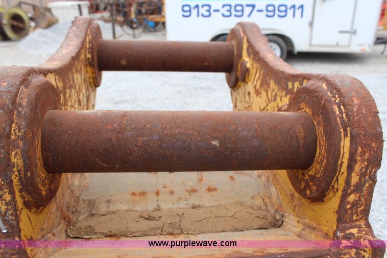 image for item H1383 Tooth Pro 24" excavator bucket