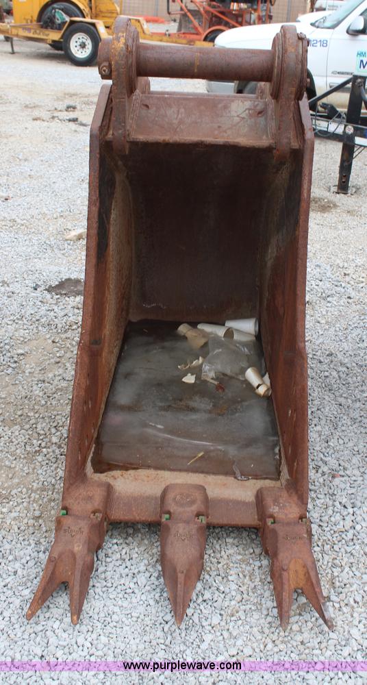image for item H1389 TAG 30" excavator bucket