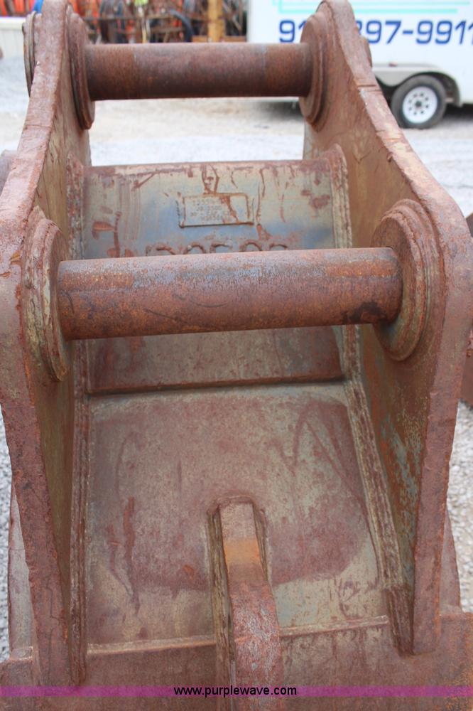 image for item H1389 TAG 30" excavator bucket