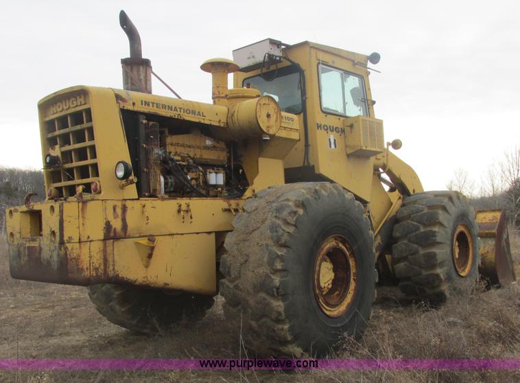 image for item H7741 International H100 Series C articulating loader