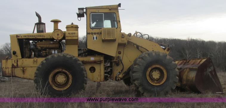 image for item H7741 International H100 Series C articulating loader