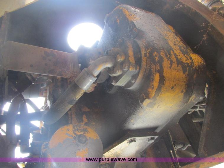 image for item H7741 International H100 Series C articulating loader