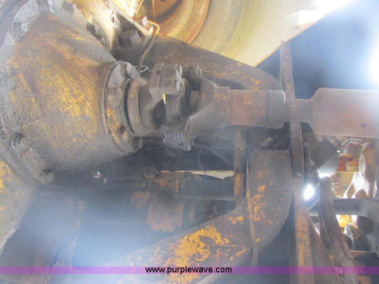 image for item H7741 International H100 Series C articulating loader