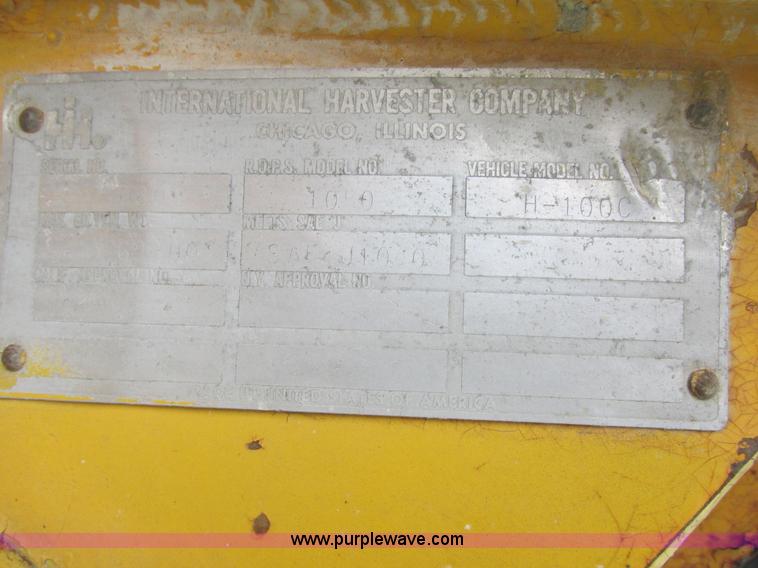 image for item H7741 International H100 Series C articulating loader