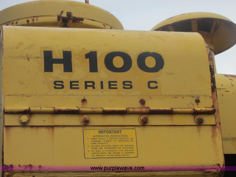 image for item H7741 International H100 Series C articulating loader