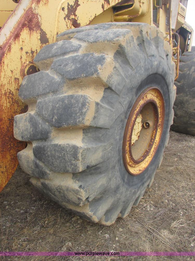 image for item H7741 International H100 Series C articulating loader