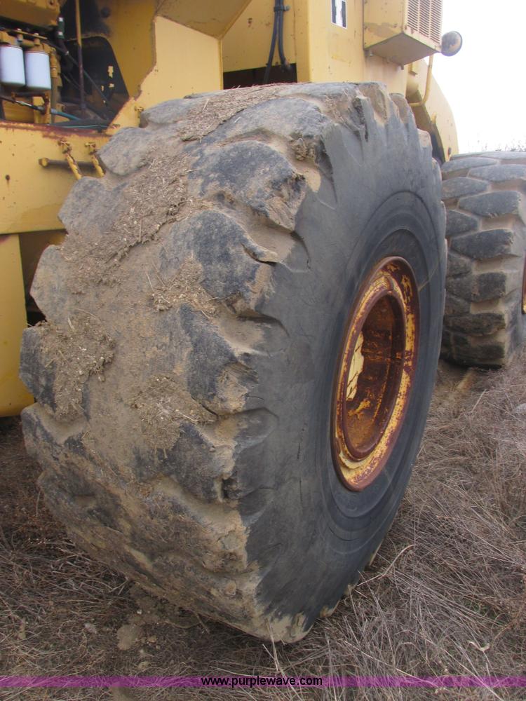 image for item H7741 International H100 Series C articulating loader