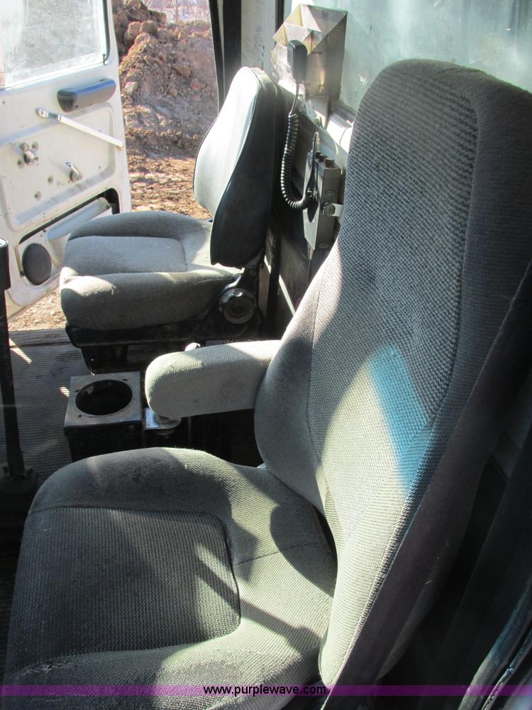 image for item H7743 1991 Ford L8000 dump truck