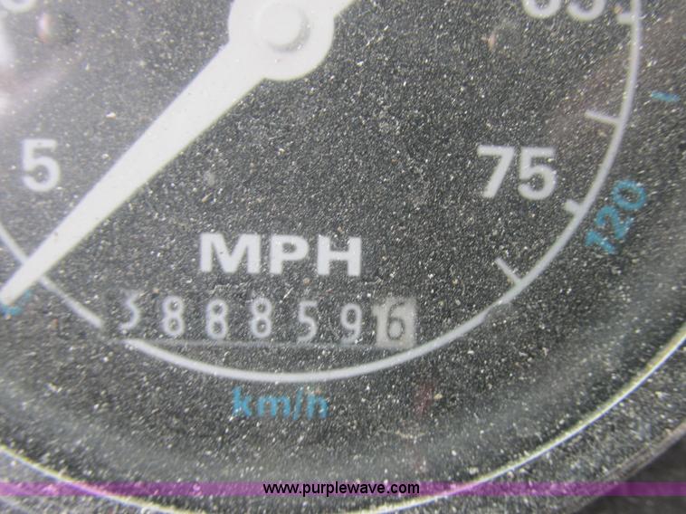 image for item H7743 1991 Ford L8000 dump truck