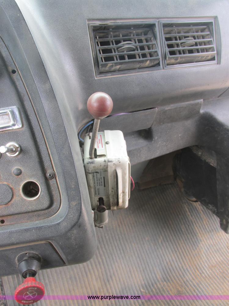 image for item H7743 1991 Ford L8000 dump truck