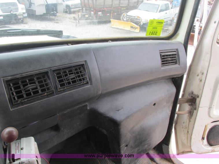 image for item H7743 1991 Ford L8000 dump truck