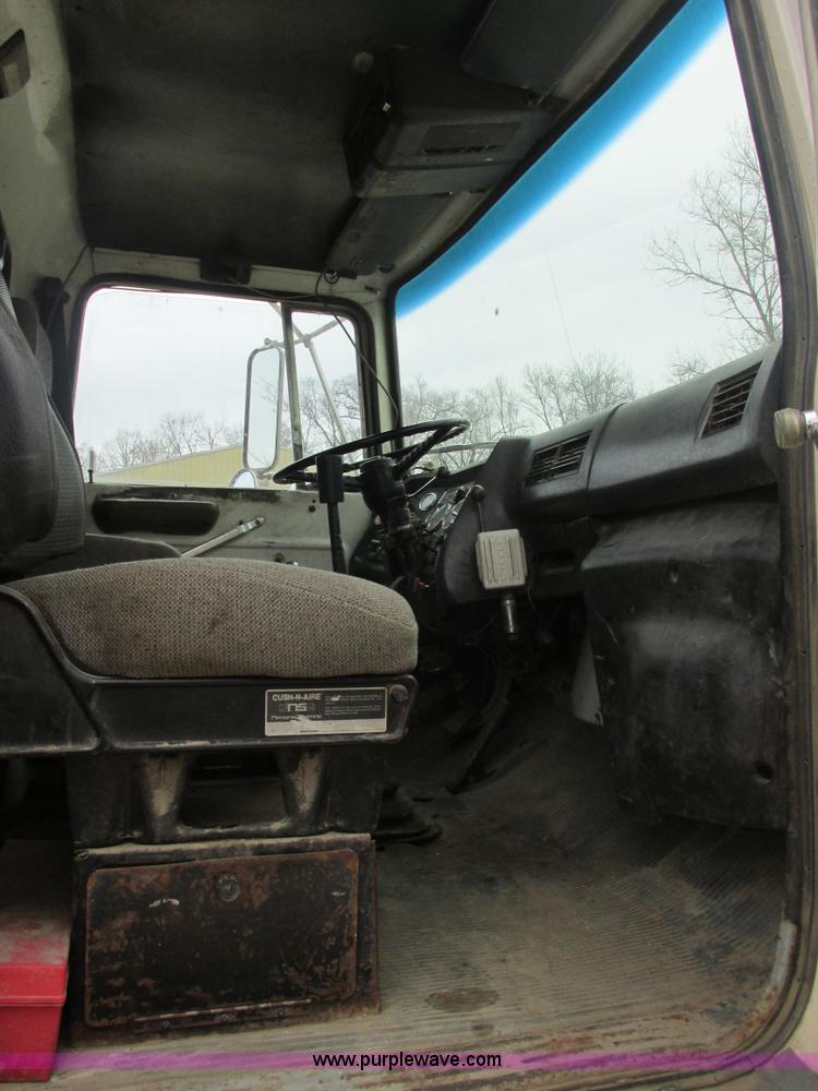 image for item H7743 1991 Ford L8000 dump truck