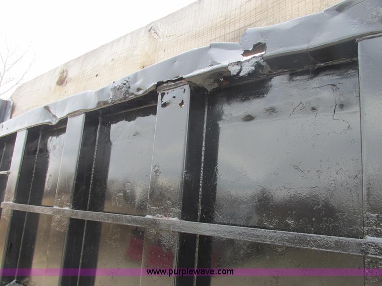 image for item H7743 1991 Ford L8000 dump truck